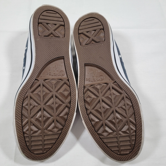 Converse Women’s size 7 Denim Poka Dot Shoes EUC - Picture 3 of 12